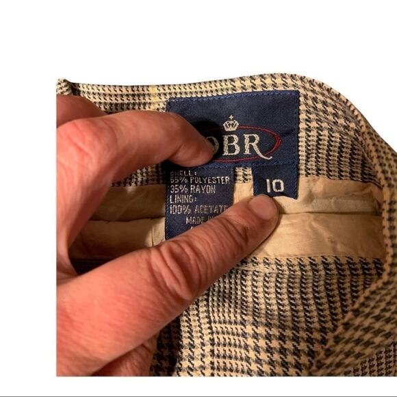 OBR vintage houndstooth plaid above the knee skirt! Retro, vintage and classic. - Picture 6 of 7